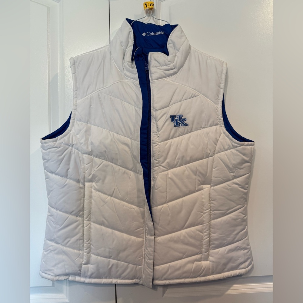 Columbia UK Kentucky Reversible XL White and Blue Puffer Quilted Vest - EUC